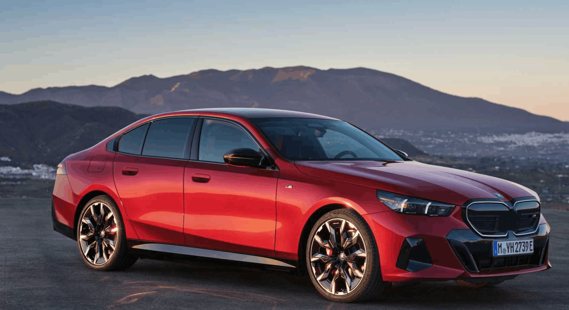 BMW i5 M60 xDrive: Elektrikli Lüksün Zirvesi Ekar Global’de!